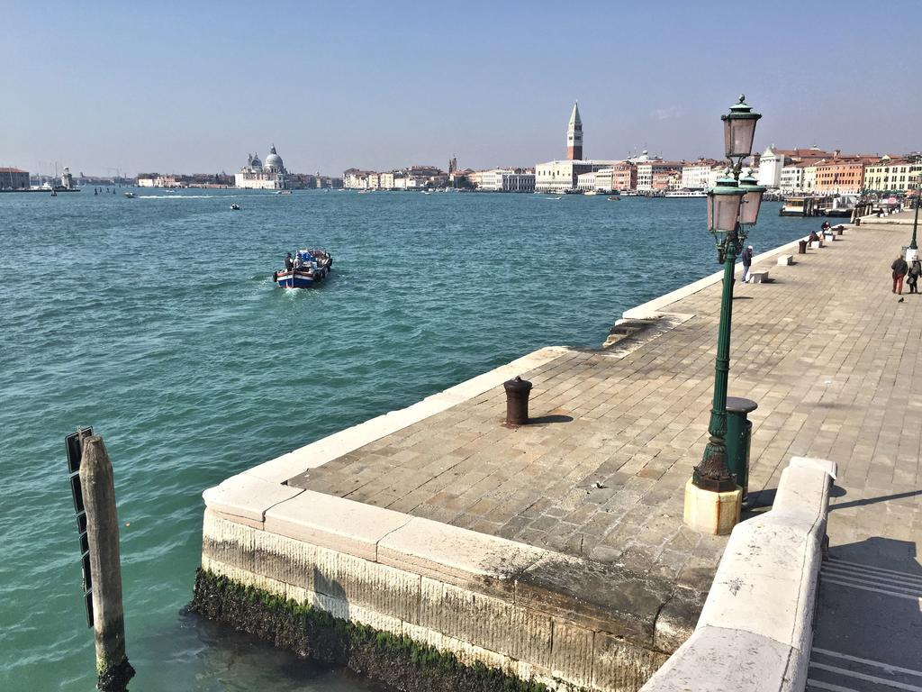 Apartment Biennale Venedig Rum bild